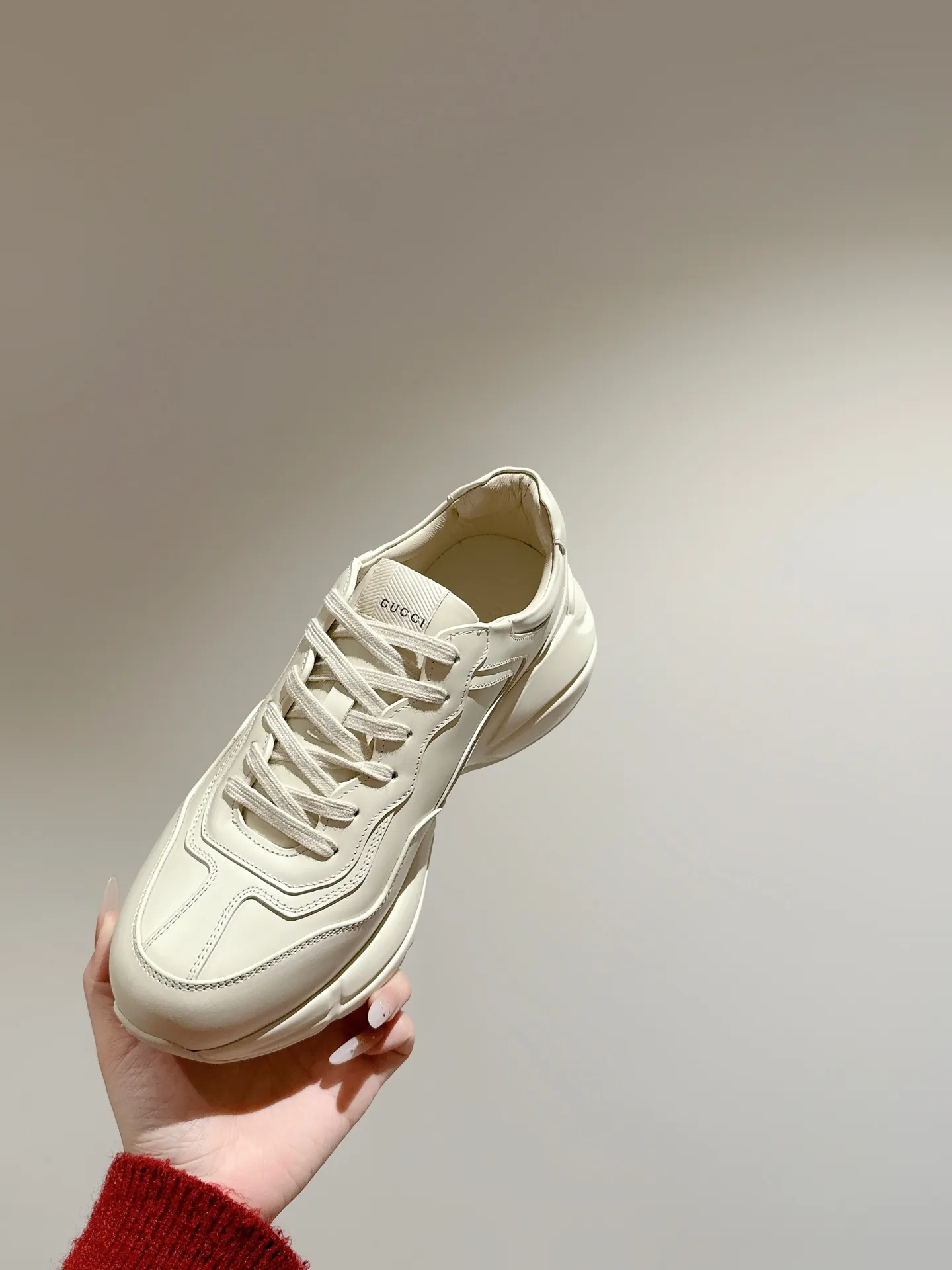 👟👟Ex-factory price 700👟👟 Men's size +10 🇮🇹Italy🇮🇹Gucci GUCCI🇮🇹Dad shoes (purchase level) (original replica) 👑 The original version purchased by Taikoo Hui has been continuously improved and upgraded in details, from the packaging of the shoes - anti-counterfeiting markings - shoe box accessories - fabric optimization - outsole technology - stitching and routing - oil edge technology. We do our best ◼️ Outsole: original plate molding ◼️ Upper: original grade A imported cowhide 🐮 ◼️ lining: original grade A mixed sheepskin 🐑 ◼️ Feet: original grade A mixed sheepskin 🐑 ◼️ Medium and low belt LOGO + original injection molding foot technology + original lasting technology ◼️ Original full set of customized packaging (anti-counterfeiting chip + a cloth bag + GUCCI card envelope + electronic invoice with credit card slip + shoelaces) ◼️ All details of the higher version are consistent with the original version (note the comparison) ◼️ Code number: 35-40 for women and 39-44 for men